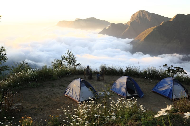 Scenic view of tents at Dandeli Kali Adventure Camp in the Western Ghats, offering a perfect base for Dandeli adventure activities.